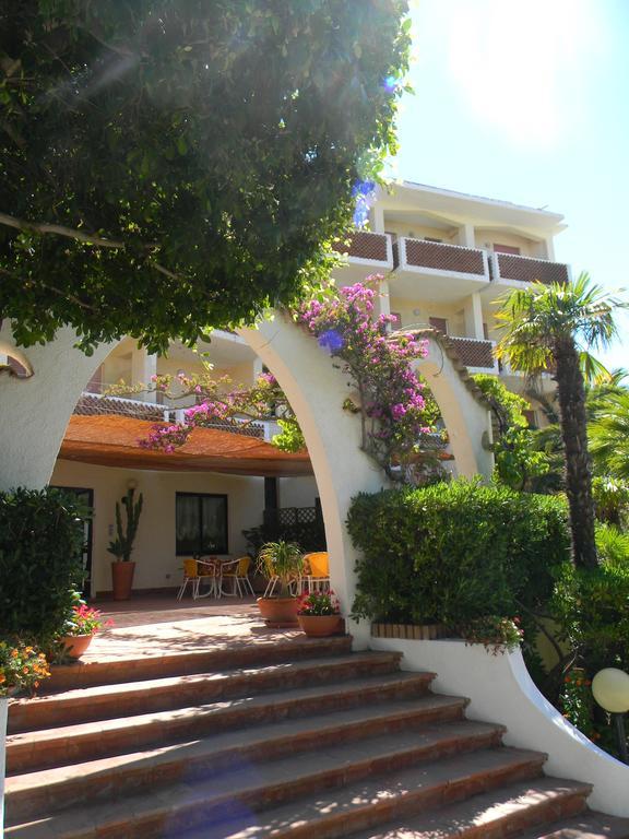 Hotel Punta Faro Capo Vaticano Eksteriør bilde